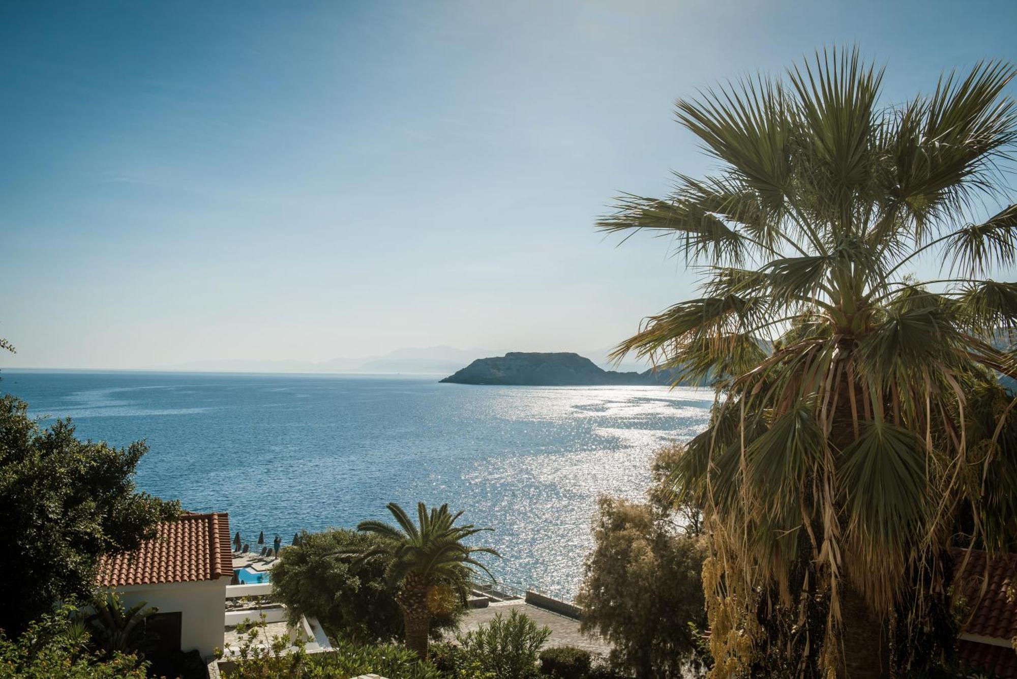Peninsula Resort & Spa Agia Pelagia  Exterior photo